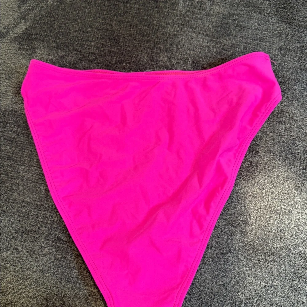 Blushing Brunette bottoms feature